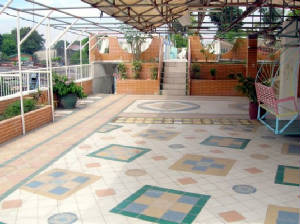 plaza2a.jpg